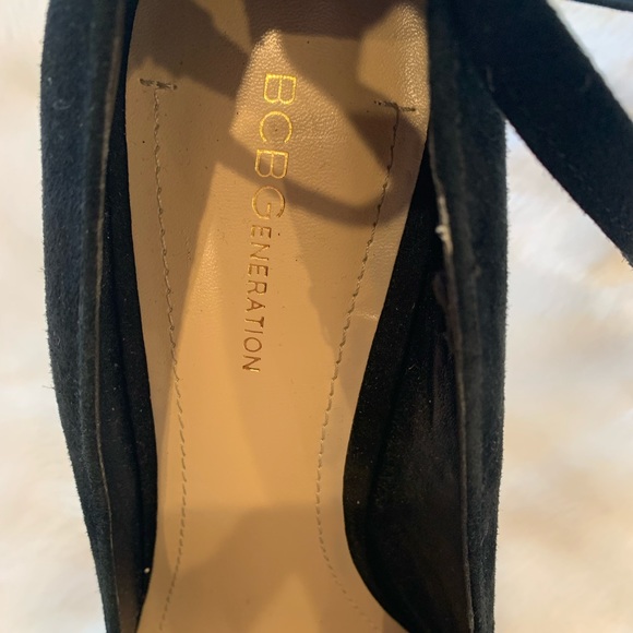 Strappy black suede BCBGeneration heels. - Picture 5 of 5